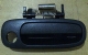 HANDLE PINTU DEPAN BAGIAN LUAR SEBELAH KANAN TOYOTA ALL NEW COROLLA 1,6 TAHUN 1996-1997