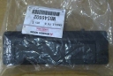 HANDLE PINTU DEPAN BAGIAN LUAR SEBELAH KANAN MITSUBISHI LANCER DANGAN TAHUN 1989-1992, ORIGINAL MITSUBISHI