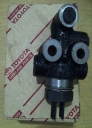 PEMBAGI MINYAK REM TOYOTA KIJANG KAPSUL 1800 CC & 2000 CC TAHUN 2000-2003, BAGIAN BELAKANG, ORIGINAL TOYOTA